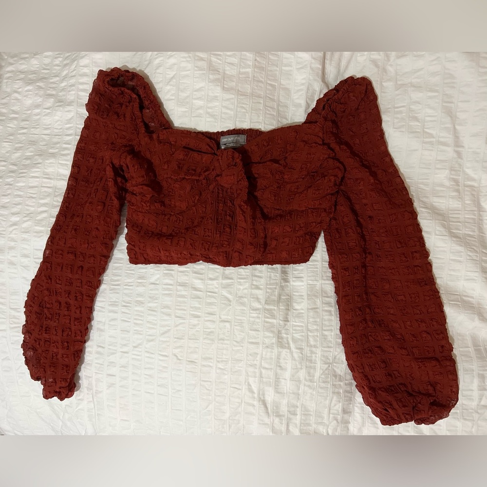 URBAN OUTFITTERS
red long sleeve crop top with bowtie front - Picture 1 of 3